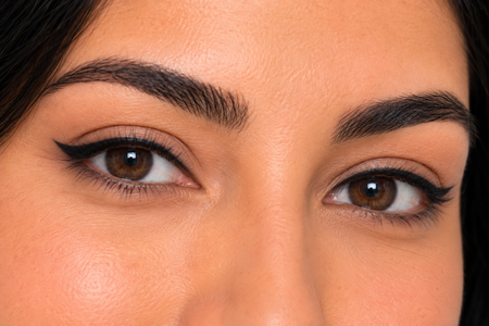 Eye Liner szemhéjtetoválás elegáns tusvonallal